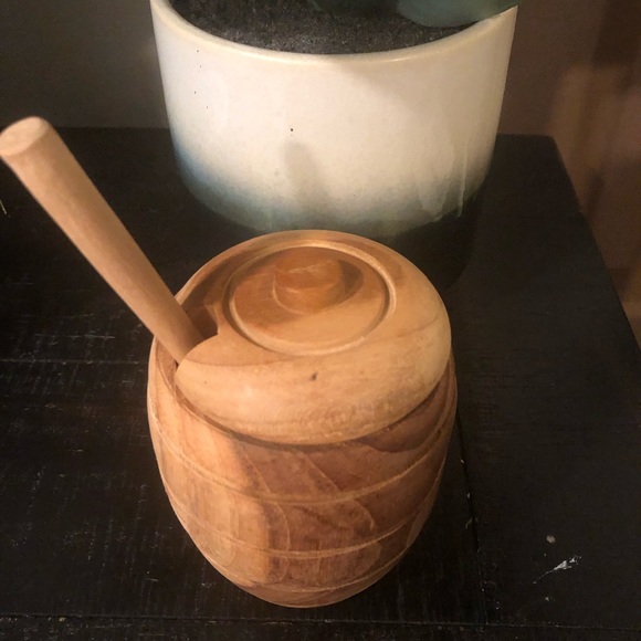 OLIVE WOOD HONEY JAR - Picture 5 of 7